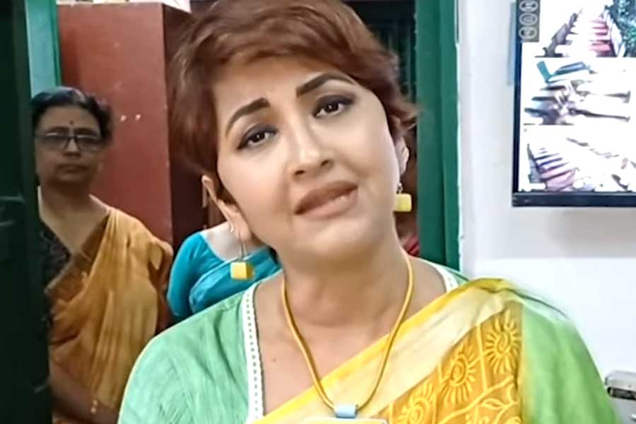 সাংসদ তহবিলের টাকায় স্মার্ট ক্লাসে আপত্তি বিধায়কের! ‘দেখি কত দম’, ফুঁসে উঠলেন রচনা