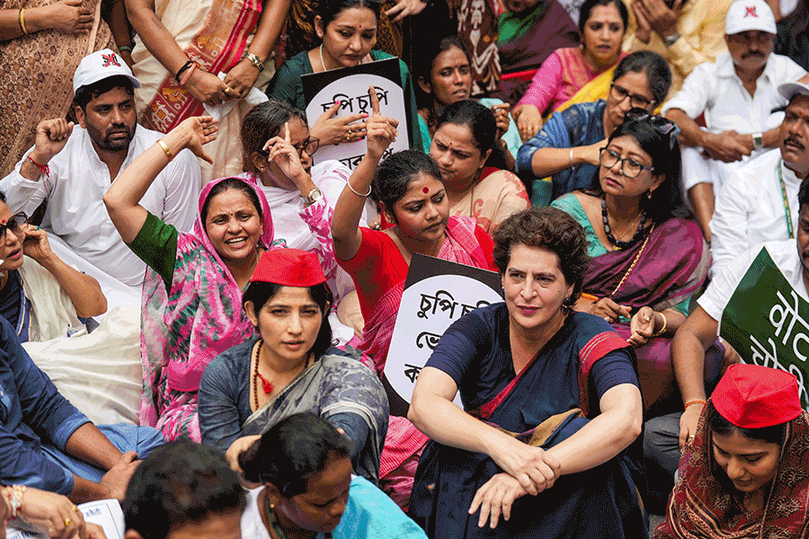 ‘ভোটচুরি’ ইস্যুতে সরব হওয়ায় বিরোধীদের কণ্ঠরোধ! লেন্সবন্দি দিল্লি পুলিশের ‘বর্বরতা’