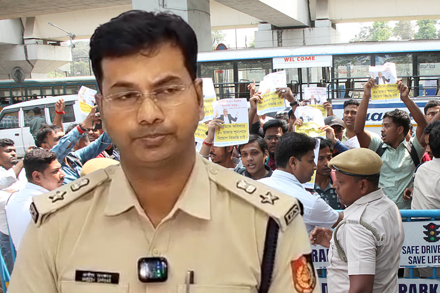 SSC মিছিল থেকে পেট্রল বোমা ছোড়ার পরিকল্পনা! অডিও ক্লিপ প্রকাশ করে বিস্ফোরক দাবি পুলিশের