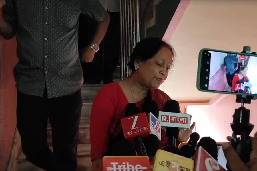 ‘বাংলায় বলুন না’, তল্লাশির সময়ে ইডি আধিকারিকদের অনুরোধ জীবনকৃষ্ণর আত্মীয়র