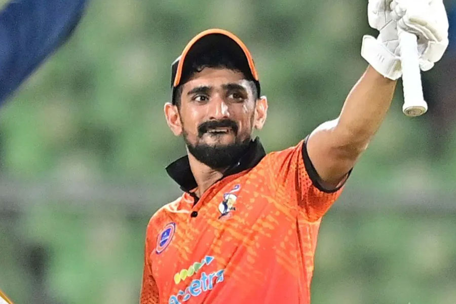 এক ওভারে ৪০, দুই ওভারে ৭১! ১১ ছক্কায় বিশ্বরেকর্ড সিএসকে’তে ‘বাতিল’ ব্যাটারের