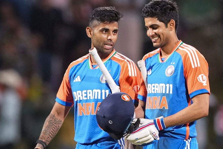 গিল সহ-অধিনায়ক হওয়ায় জায়গা টলমল! এশিয়া কাপেই কি শেষ সুযোগ সূর্যকুমারের?