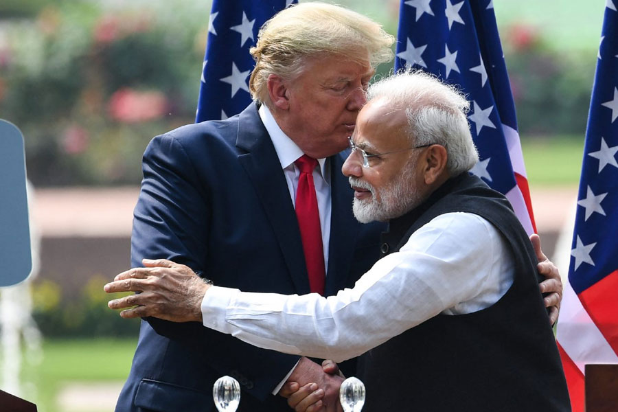ট্রাম্পের তুঘলকি চরিত্রের কারণেই শুল্কযুদ্ধ, আশা-নিরাশার দোলাচল