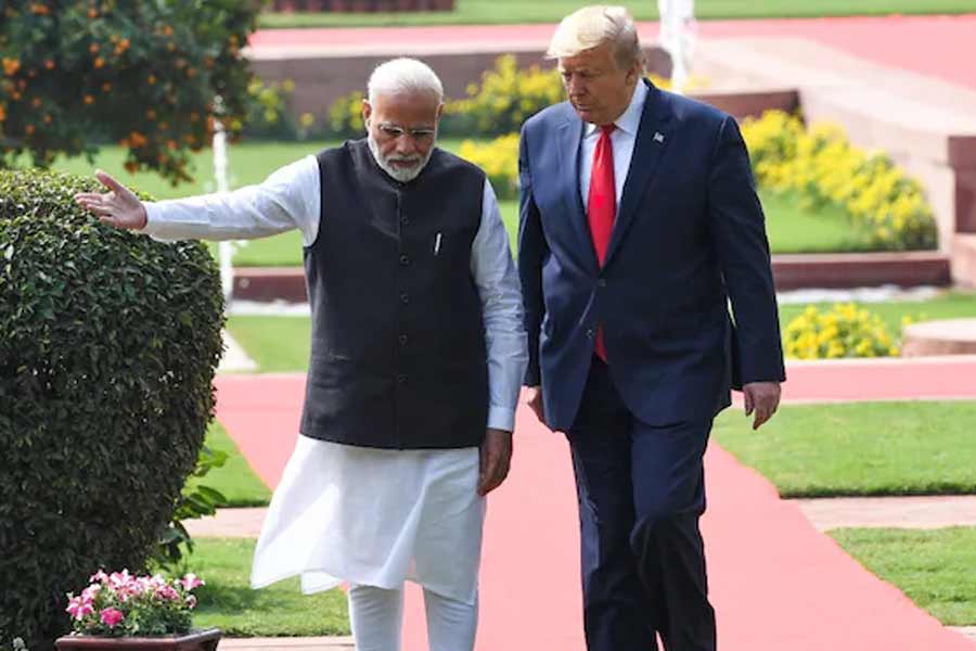 ‘এখনই নয়’, পুতিনের সঙ্গে বৈঠকের পর অতিরিক্ত শুল্ক নিয়ে ‘নরম’ ট্রাম্প?