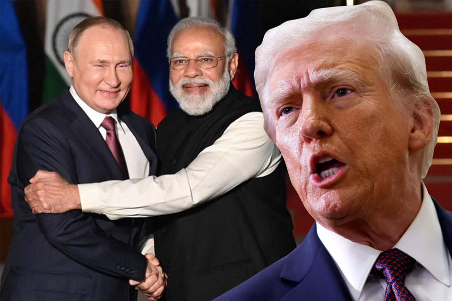 ‘ইউক্রেনের মৃত্যুমিছিলে কিছু এসে যায় না রুশ ‘বন্ধু’ ভারতের’, আরও চড়া শুল্ক চাপানোর হুমকি ট্রাম্পের