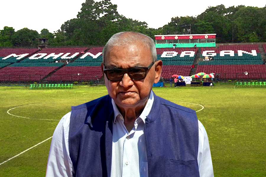 মোহনবাগান হকির সোনালি দিনগুলি, ময়দানের রূপকথা ও ভেস পেজ