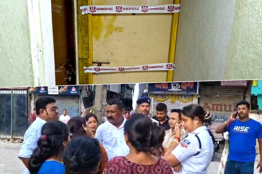 বাগুইআটিতে স্বামীকে কুপিয়ে ‘খুন’ করে পলাতক স্ত্রী