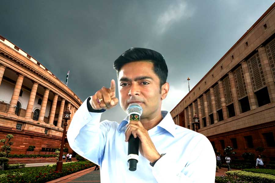 ‘নৈতিকতা থাকলে লোকসভা ভেঙে দিন’, SIR নিয়ে ফের বিজেপিকে চ্যালেঞ্জ অভিষেকের