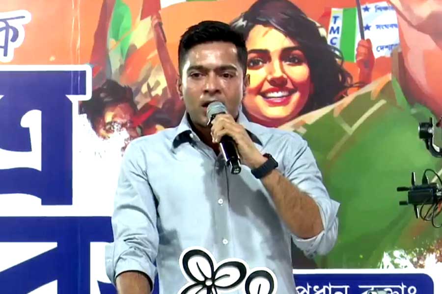 ‘অনুমতি পাওয়ার একঘণ্টার মধ্যে ভর্তি প্রক্রিয়া চালু হয়েছে’, OBC ইস্যুতে আক্রমণ অভিষেকের