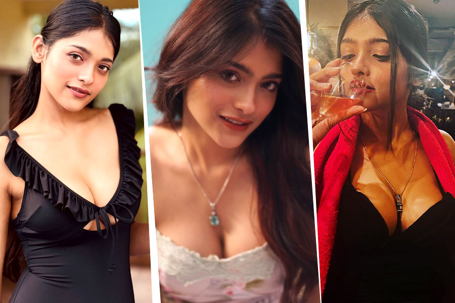 সুইমস্যুটে ছড়ালেন উষ্ণতা, বোল্ড অবতারে অনুষা গোল দেবেন যে কোনও নায়িকাকে
