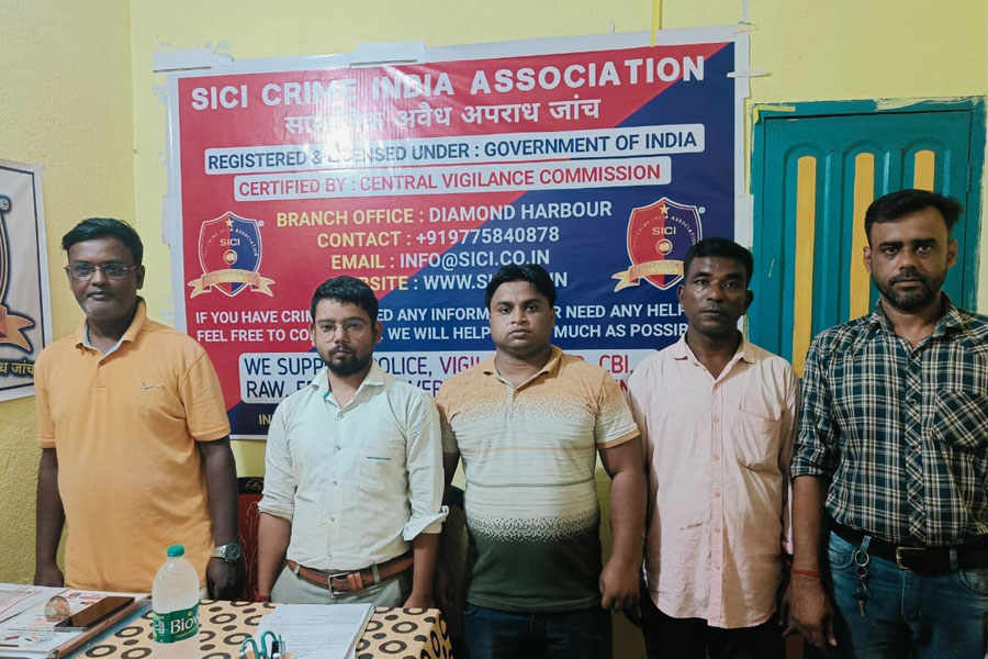 ভুয়ো সিবিআই, ইডি অফিসার সেজে চালানো হচ্ছিল অফিস! বিরাট প্রতারণাচক্রের পর্দাফাঁস পুলিশের, ধৃত ৫