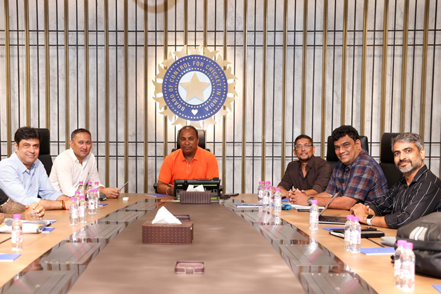 এশিয়া কাপের দল নিয়ে প্রবল অসন্তোষ, স্কোয়াড ঘোষণার পরই দুই নির্বাচককে সরাচ্ছে বোর্ড!
