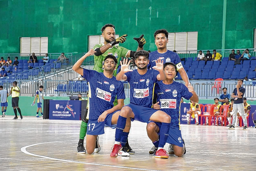 গতবারের রানার্সকে ১৬ গোল, ফুটসলে বাংলার মুখ উজ্জ্বল করছে সংবাদ প্রতিদিন ভবানীপুর