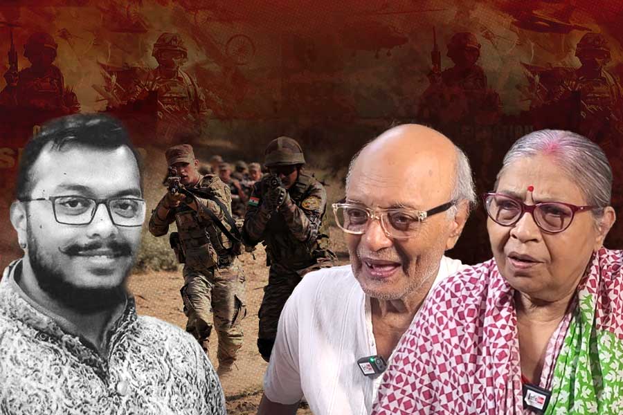 জঙ্গিরা মরলেও ছেলে কি ফিরবে?, অপারেশন মহাদেবেও ‘স্তব্ধ’ পহেলগাঁওয়ে নিহত বিতানের বাবা-মা