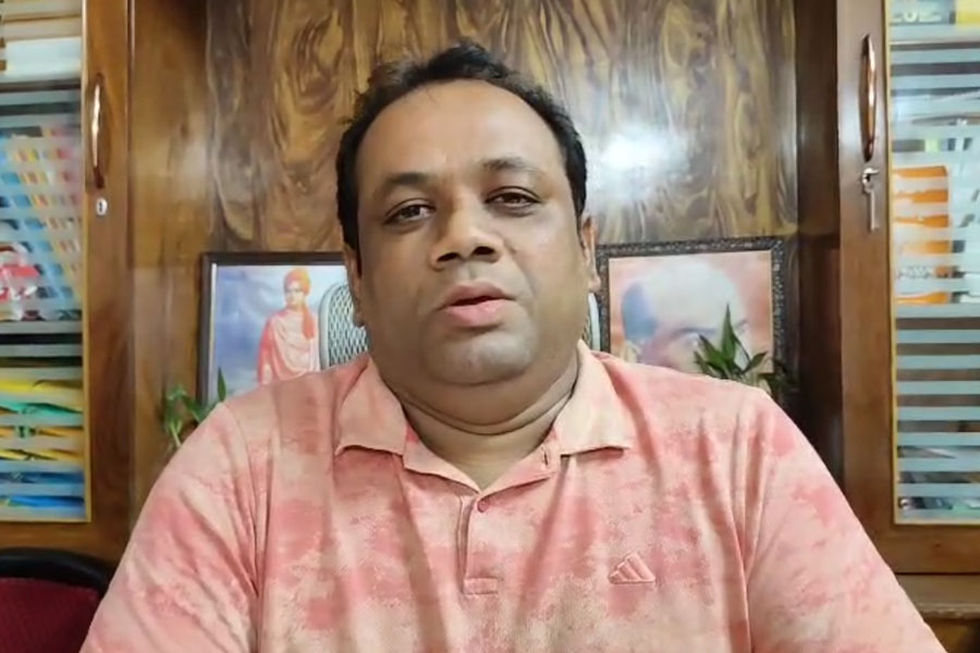 মা-বাবার নাম নেই ভোটার লিস্টে, এবার বনগাঁ দক্ষিণের বিজেপি বিধায়কের নাগরিকত্ব নিয়ে প্রশ্ন