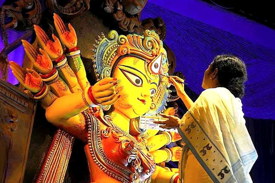 দুর্গোৎসবের বাণিজ্য ছাড়াবে ১ লক্ষ কোটি, পুজো অর্থনীতিতে আয় বৃদ্ধি ৪ কোটি ৮০ লক্ষের