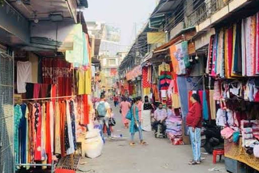 উত্তরে আলু ও চা চাষে ধাক্কা! পুজোর বাজারে কেনাকাটায় মন্দার আশঙ্কা ব্যবসায়ীদের?