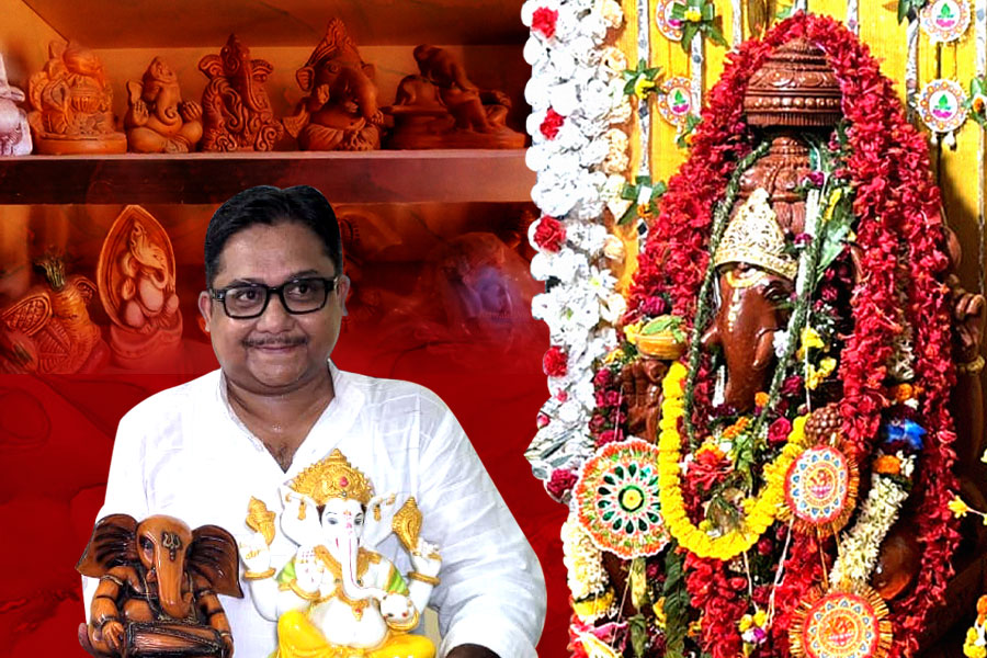 বেলেঘাটার ‘গণেশ বাড়ি’তে উদ্যোগপতি শুক্লাম্বর মিত্রর সংগ্রহে সাড়ে তিনশো গণপতি