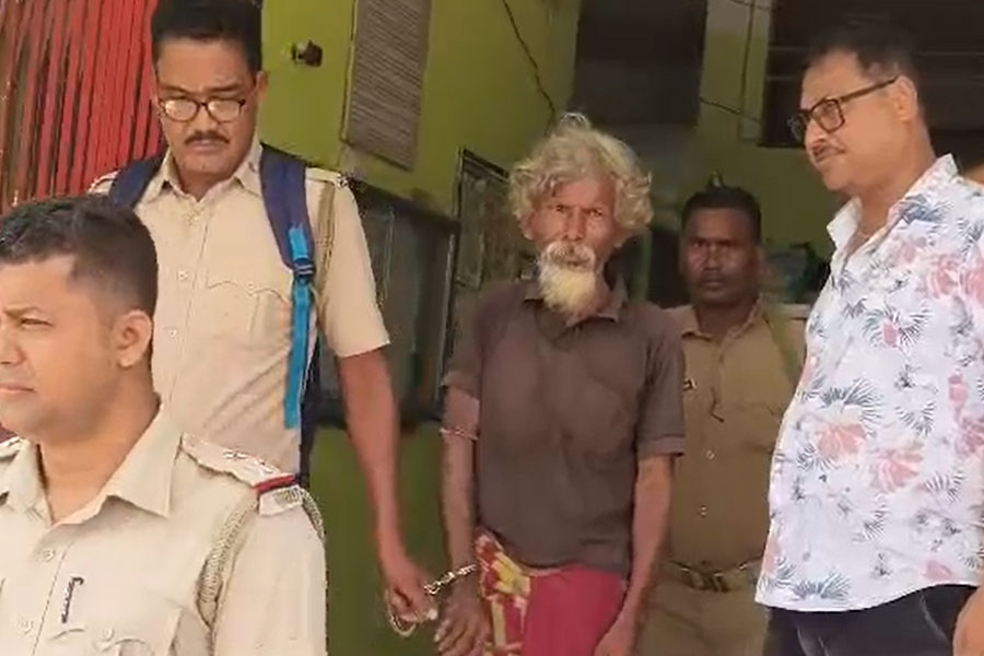 মাকে খুন করে ‘কলিজা’ নিয়ে ঘুরছিল ব্যক্তি! ‘যেন ঘরে না ফেরে’, বাবার সঙ্গে দূরত্ব চান ছেলেমেয়েরা