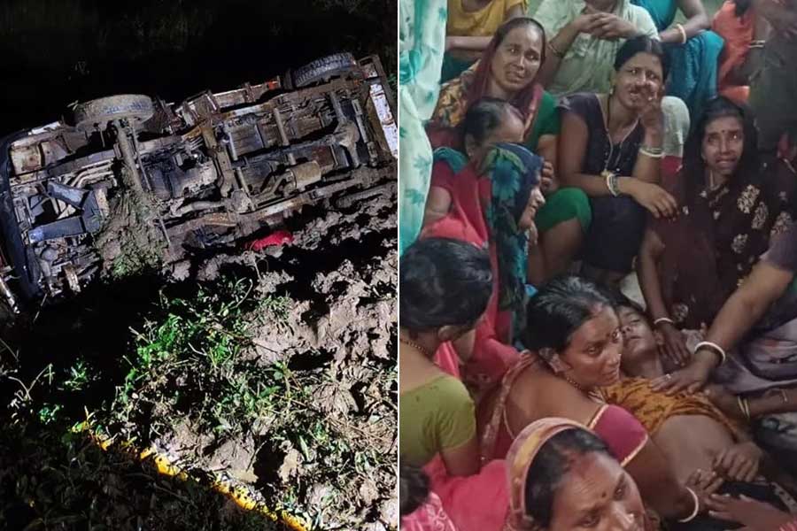 বিদ্যুৎস্পৃষ্ট হয়ে গর্তে পড়ল কানওয়ার যাত্রীবোঝাই গাড়ি, বিহারে মৃত্যু ৫ পুণ্যার্থীর