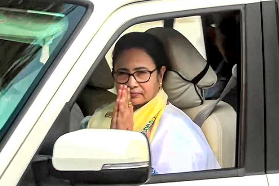 কংসাবতী সেতুর জন্য কোনও উচ্ছেদ নয়, ঝাড়গ্রাম যাওয়ার পথে জনসংযোগের মাঝেই নির্দেশ মমতার