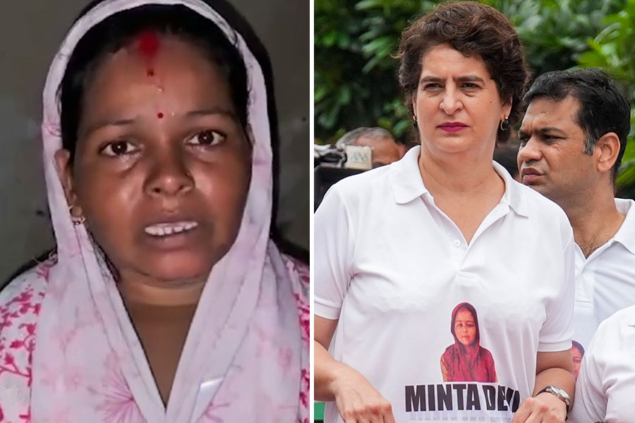 ‘বিনা অনুমতি কেন আমার নামে টি-শার্ট?’ প্রিয়াঙ্কার বিরুদ্ধে ক্ষোভ উগরে দিলেন ‘১২৪ বছরের’ মিনতা
