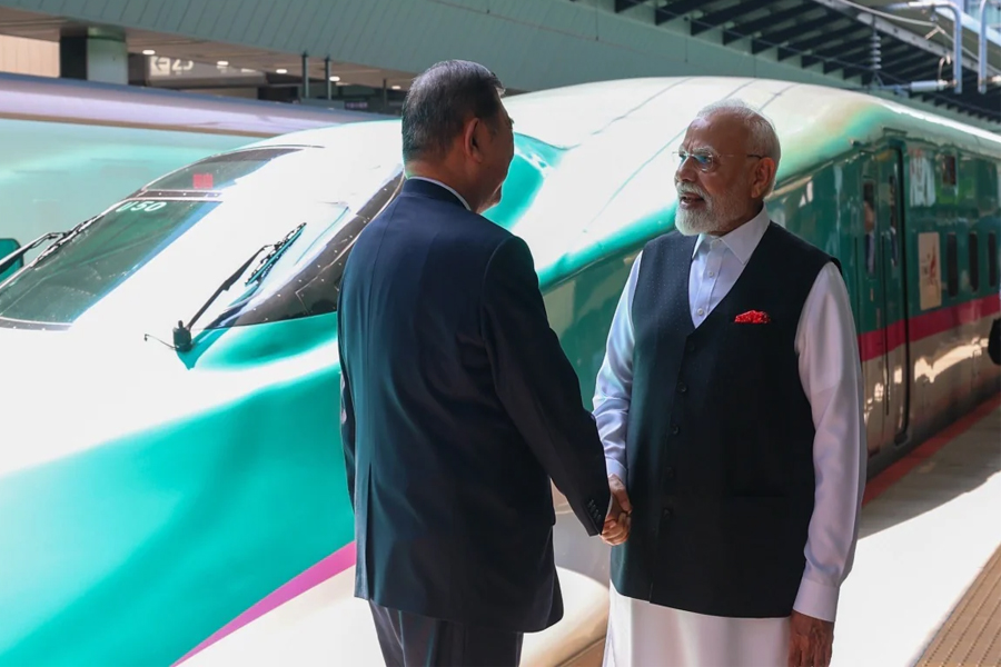 জাপানের প্রধানমন্ত্রীর সঙ্গে বুলেট-বেগে টোকিও থেকে সেন্ডাই সফর মোদির!