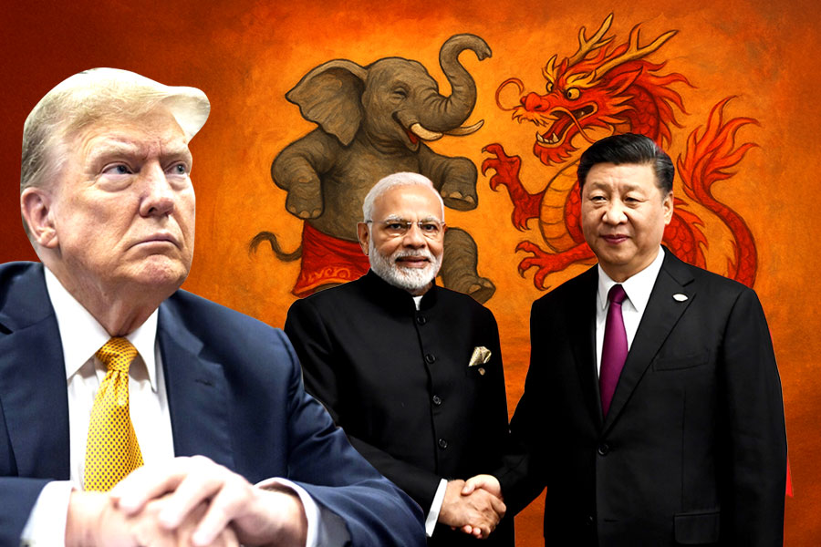 এসসিও বৈঠকের আগেই মুখোমুখি মোদি-জিনপিং, ট্রাম্প-বিরোধিতায় আরও কাছাকাছি হাতি ও ড্রাগন?