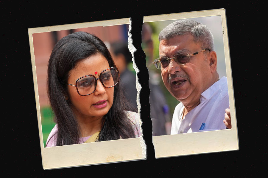 ‘শুয়োরের সঙ্গে কুস্তিতে নামব না’, বাছা বাছা বিশেষণে ফের কল্যাণকে আক্রমণ মহুয়ার