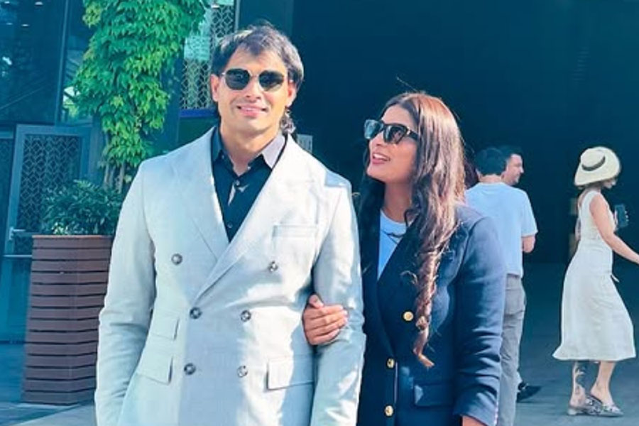 দেড় কোটি টাকার চাকরি ছেড়েছেন নীরজপত্নী হিমানি! কেন এমন সিদ্ধান্ত?
