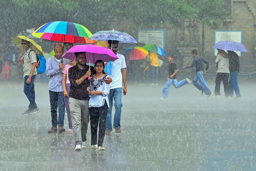 হাঁসফাঁস গরমে বৃষ্টির আশ্বাস! ভাসতে পারে দক্ষিণবঙ্গের এই ৮ জেলা