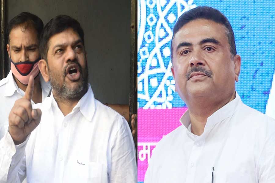 প্রদেশ দপ্তরে হামলায় রাকেশের সঙ্গে দূরত্ব বাড়াচ্ছে দল, শুভেন্দু ঘনিষ্ঠ বলছেন ‘বেশ করেছি’
