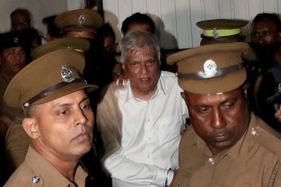 গ্রেপ্তারির কয়েকঘণ্টার মধ্যেই গুরুতর অসুস্থ শ্রীলঙ্কার প্রাক্তন প্রেসিডেন্ট, ভর্তি হাসপাতালে