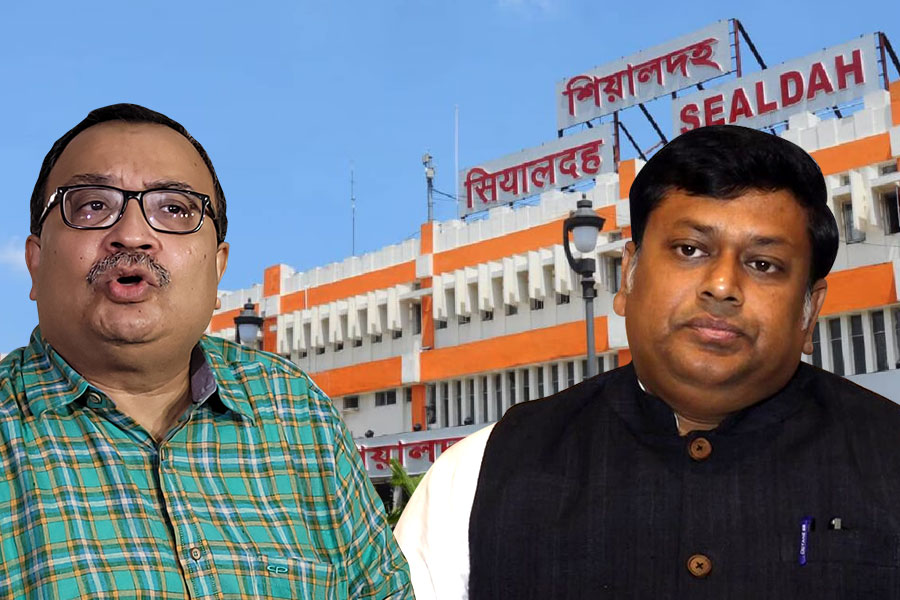 শিয়ালদহের নামবদল তরজা: সুকান্তর দাবিতে শ্যামাপ্রসাদ, কুণালের মুখে বিবেকানন্দের নাম