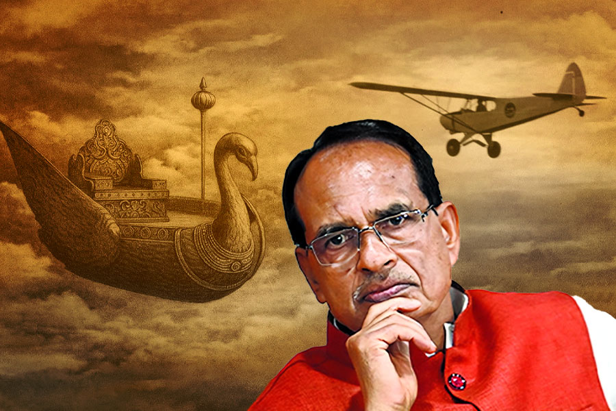 মহাকাশচারী হনুমানের কথা জানান অনুরাগ, এবার শিবরাজের দাবি, পুষ্পকরথই প্রথম বিমান