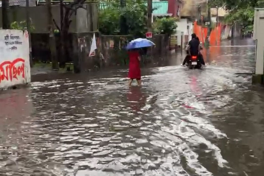 অতি ভারী বর্ষণে জলমগ্ন উত্তরের বিস্তীর্ণ এলাকা, কমলা সতর্কতা দার্জিলিংয়ে