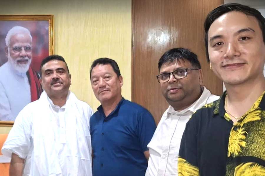 আচমকা শুভেন্দুর সঙ্গে বৈঠকে বিমল গুরুং-রোশন গিরি! কী কথা হল?