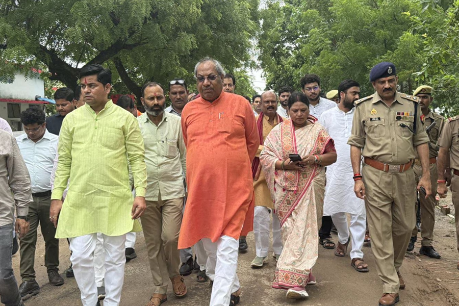 ‘বন্যা তো মা গঙ্গার আশীর্বাদ’, দুর্গতদের বেহাল অবস্থা নিয়ে যোগীরাজ্যের মন্ত্রীর মন্তব্যে বিতর্ক