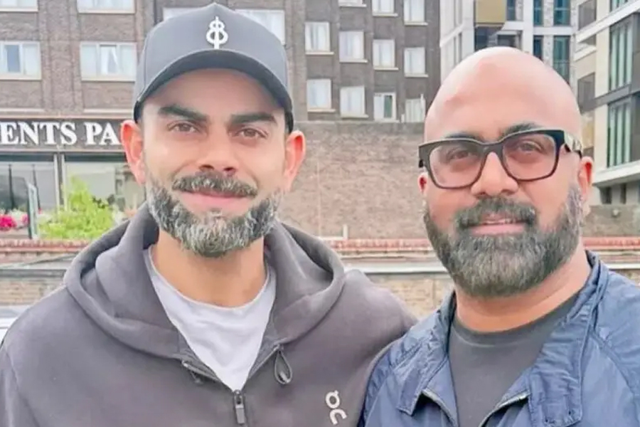 পাকা দাড়ি, ঢিলেঢালা পোশাক, লন্ডনের রাস্তায় ‘বৃদ্ধ’ বিরাটের ছবি ভাইরাল