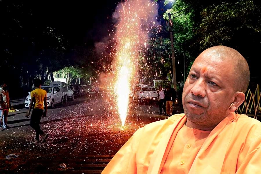 ৮ জেলায় নিষিদ্ধ আতশবাজি, দূষণ রোধে উত্তরপ্রদেশে বড় পদক্ষেপ যোগী প্রশাসনের