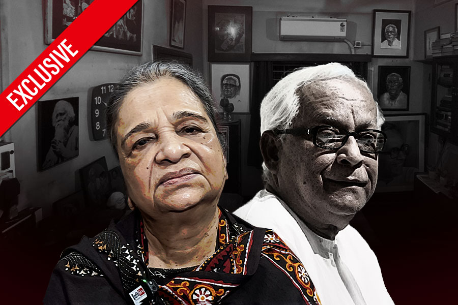 ভালো নেই! সাহিত্য থেকে রাজনীতি, অজানা বুদ্ধদেব স্মরণে সহযোদ্ধা মীরা ভট্টাচার্য