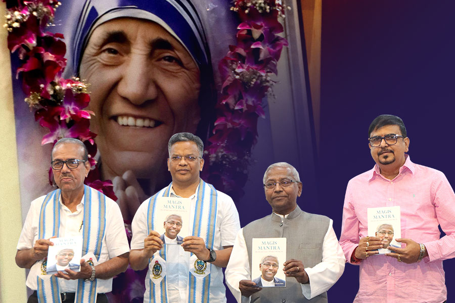 মাদার টেরেসার ১১৫-তম জন্মবার্ষিকীতে, ফাদার ফেলিক্সের জীবনী গ্রন্থ ‘মাজিস মন্ত্রে’র আত্মপ্রকাশ