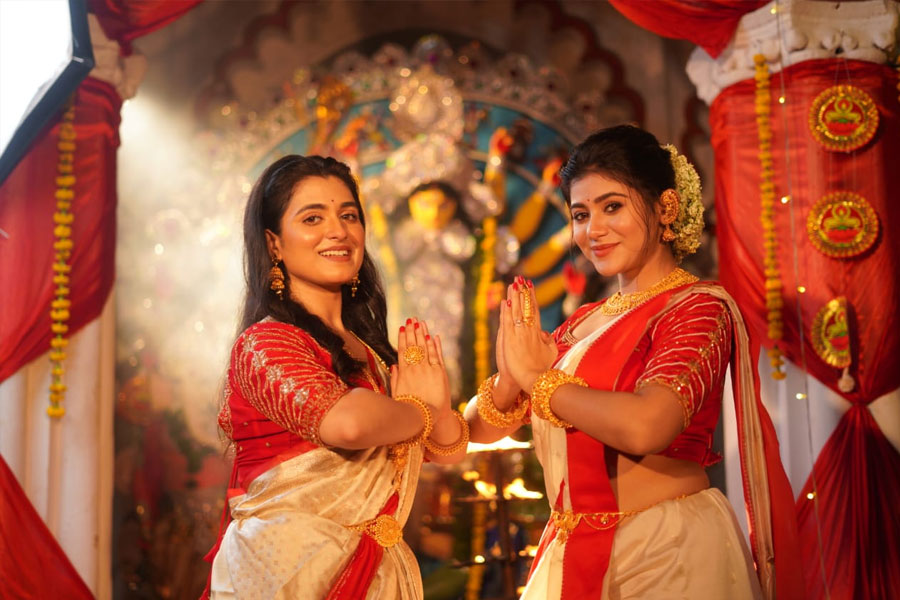 অন্তরা মিত্রের পুজোর গানে প্রান্তিকা-শ্যামৌপ্তির যুগলবন্দি