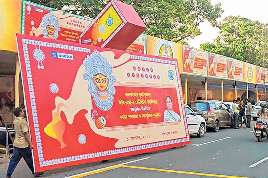 হালের বাঙালি ভেসেছে ব্র্যান্ড-প্লাবনে, একদা ‘কলঙ্কচিহ্ন’ এখন গৌরব ধ্বজা!