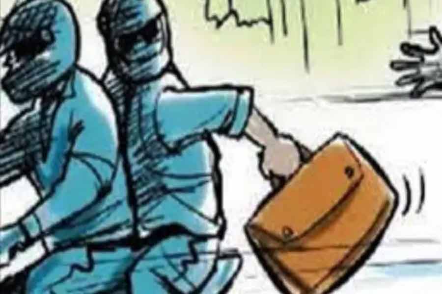 ডাকাতির পর পালানোর সময় বাইক গেল বিগড়ে! ৮০ হাজারের লোভে ২ লাখি বাইক খোয়াল ছিনতাইবাজরা