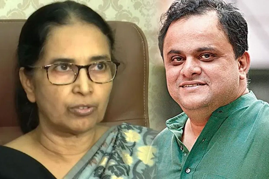 ‘ময়ূরপুচ্ছ লাগালেও কাক কাকই থাকে’, কলকাতা বিশ্ববিদ্যালয়ের অন্তর্বর্তী উপাচার্যকে তোপ ব্রাত্যর