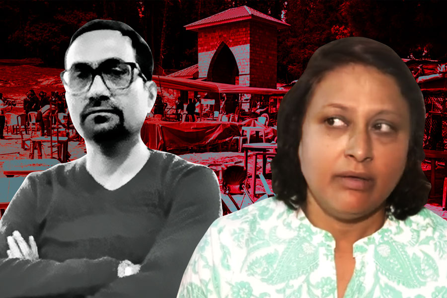 ‘ও নেই, মানি না’, শূন্যতাকে সঙ্গী করেই পুজো কাটাবেন পহেলগাঁওয়ে নিহত সমীর গুহর স্ত্রী