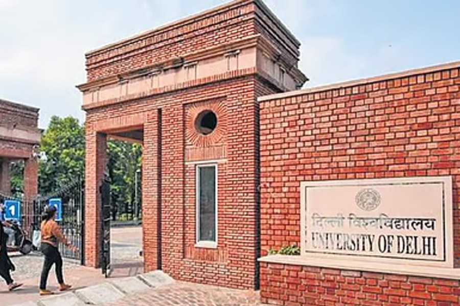 দিল্লি বিশ্ববিদ্যালয়ের নির্বাচনের প্রচারে যথেচ্ছ খরচ, দামি গাড়ি! উদ্বেগ প্রকাশ আদালতের
