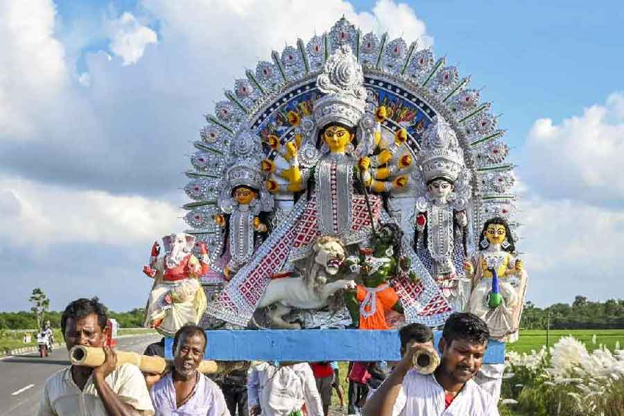 সন্তানের শুভকামনায় দুর্গাষষ্ঠী পালন? এই নিয়মগুলি মানতে ভুলবেন না