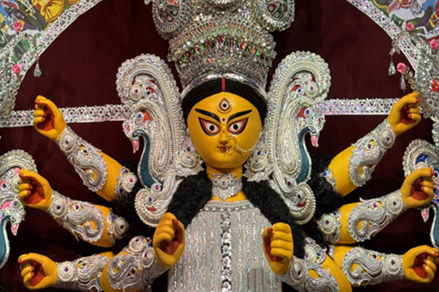 বাণিজ্যে বসতে উমা… এবার পুজোয় ব্যবসার অঙ্ক লাফিয়ে  ছুঁল ৫০ হাজার কোটি!